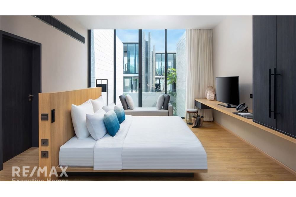 Luxurious Seaside Villa for Sale in Bang Sare, Chonburi 2