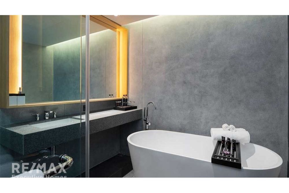 Luxurious Seaside Villa for Sale in Bang Sare, Chonburi 8