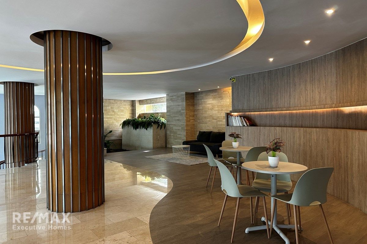 Elegant Condo in Bangkok's Silver Heritage 20
