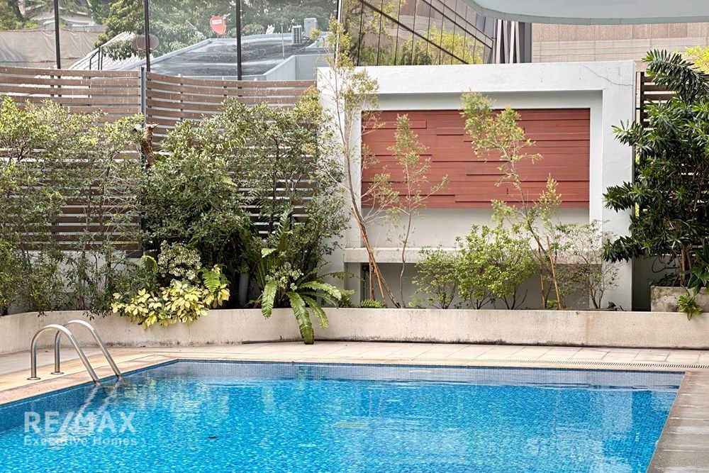 Luxurious Condo for Sale in Central Bangkok 24