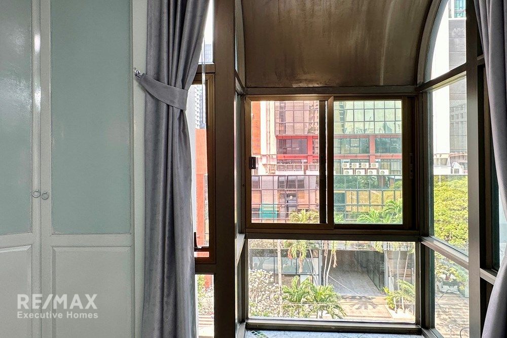 Luxurious Condo for Sale in Central Bangkok 3