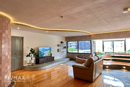 luxury-condo-in-central-bangkok-with-modern-amenities-920071062-256