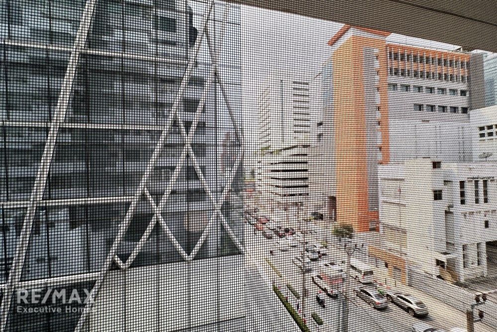 Luxurious 4-Story Condo for Sale in Central Bangkok 12