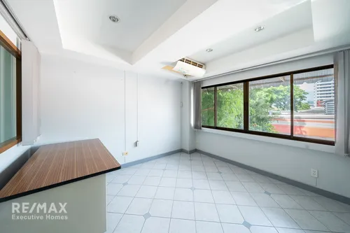 spacious-condo-near-bts-ari-9-mins-walk-to-transportation-in-bangkok-920071062-259