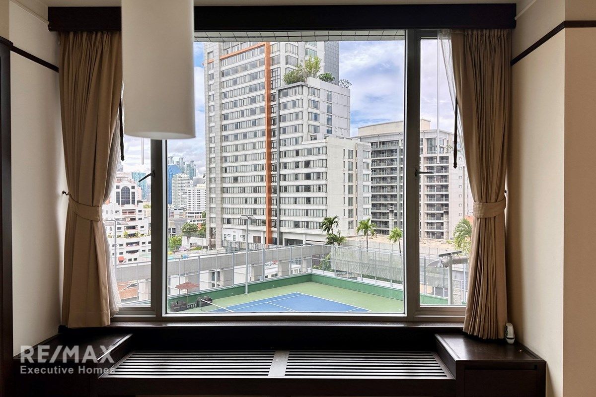 3Beds Condo on Wireless Rd. Good Price Unit in the Building! 2