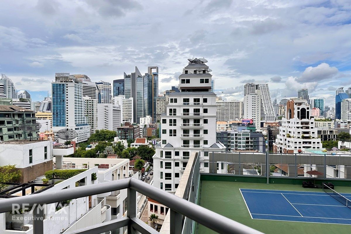 Affordable 3-Bedroom Condo on Wireless Rd, 7 Min Walk to BTS Phloen Chit 12