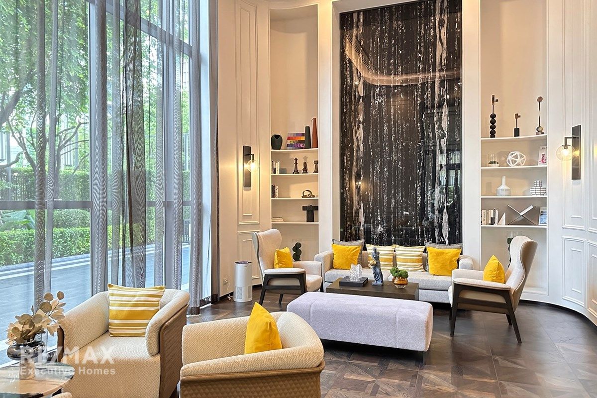 Luxury Condo at MUNIQ LANGSUAN - 18 Mins Walk to BTS Ratchadamri 8