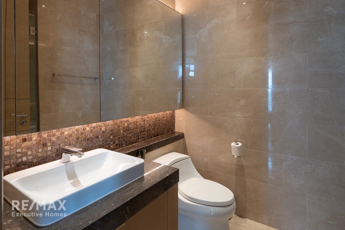 Luxury Condo with City Views - 5 Min Walk to BTS Ratchadamri 14