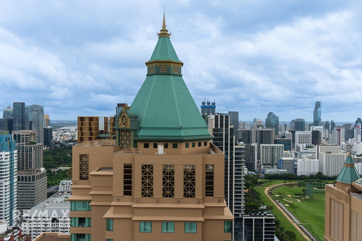 Luxury Condo with City Views - 5 Min Walk to BTS Ratchadamri 19