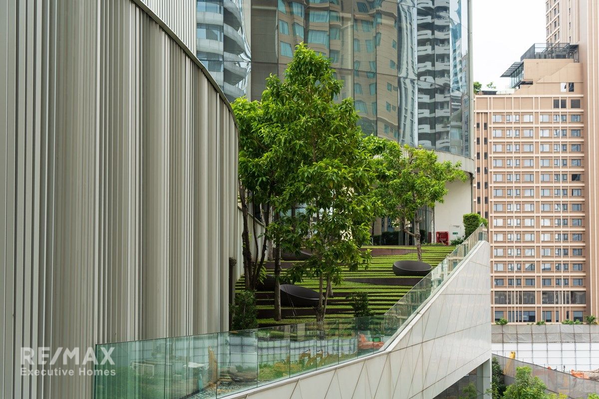 Luxury Condo with City Views - 5 Min Walk to BTS Ratchadamri 24