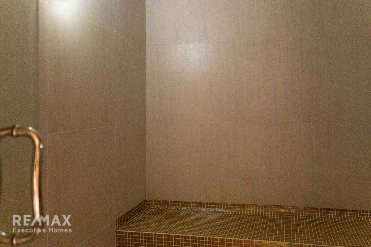 Luxury Condo with City Views - 5 Min Walk to BTS Ratchadamri 33