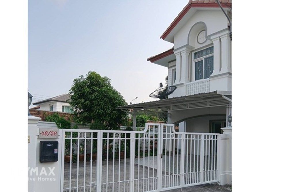 Luxury Townhouse in the Heart of Bangkok's Vibrant District 2