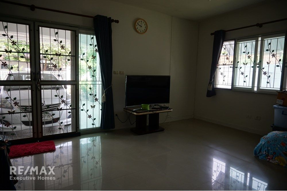 Luxury Townhouse in the Heart of Bangkok's Vibrant District 6