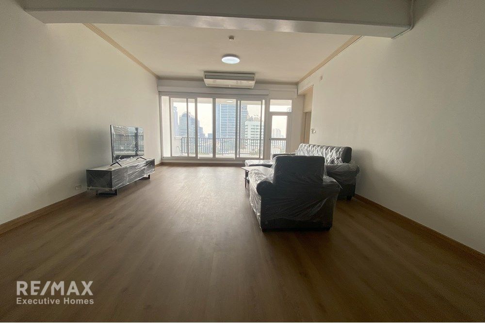 Modern Condo at K C Court with Exceptional Amenities 2
