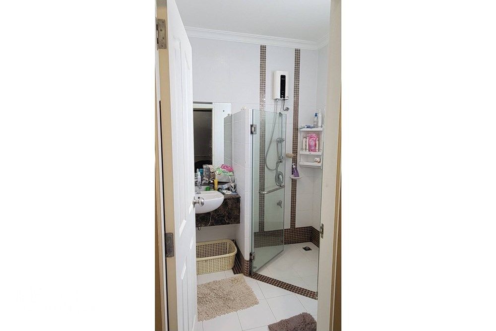 Exquisite Detached Home for Sale in Rama 9 24