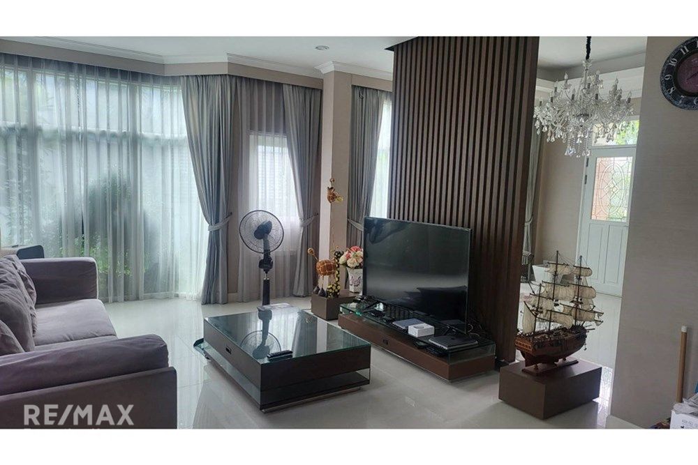 Exquisite Detached Home for Sale in Rama 9 5