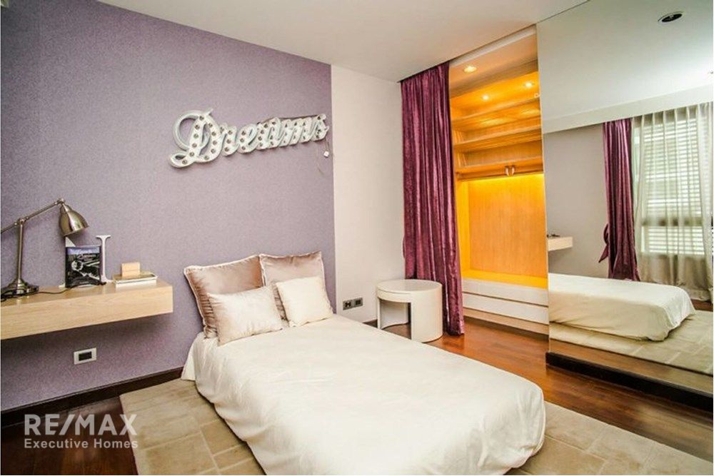 Luxury 4BR Townhouse in Central Bangkok - Your Urban Oasis 16