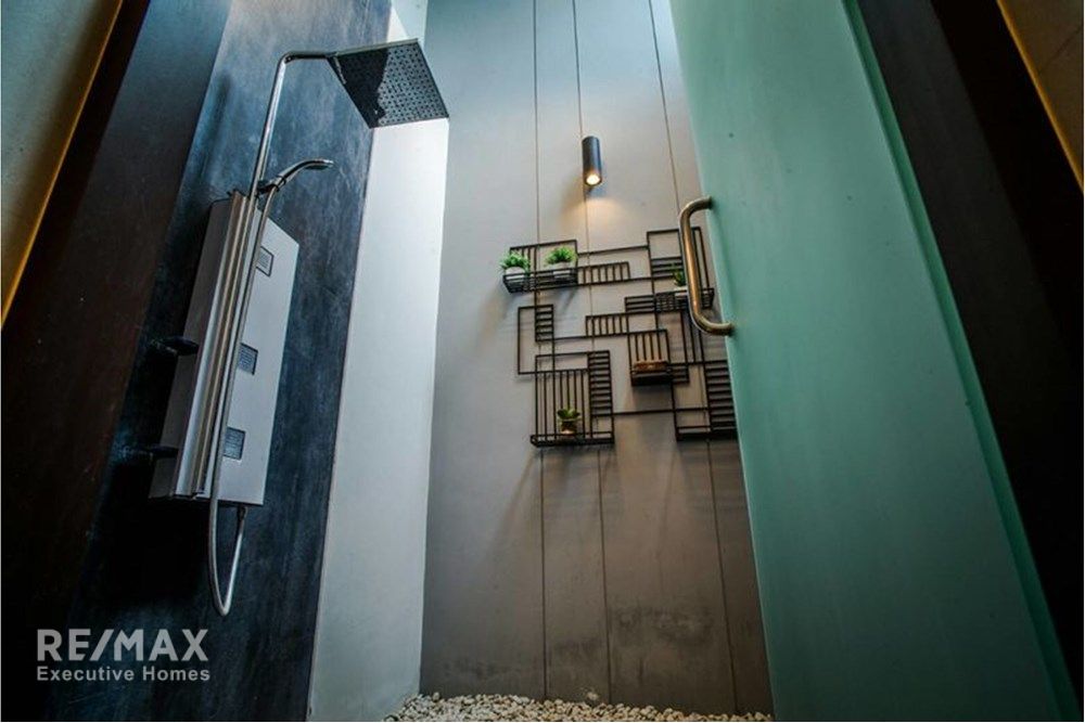 Luxury 4BR Townhouse in Central Bangkok - Your Urban Oasis 18