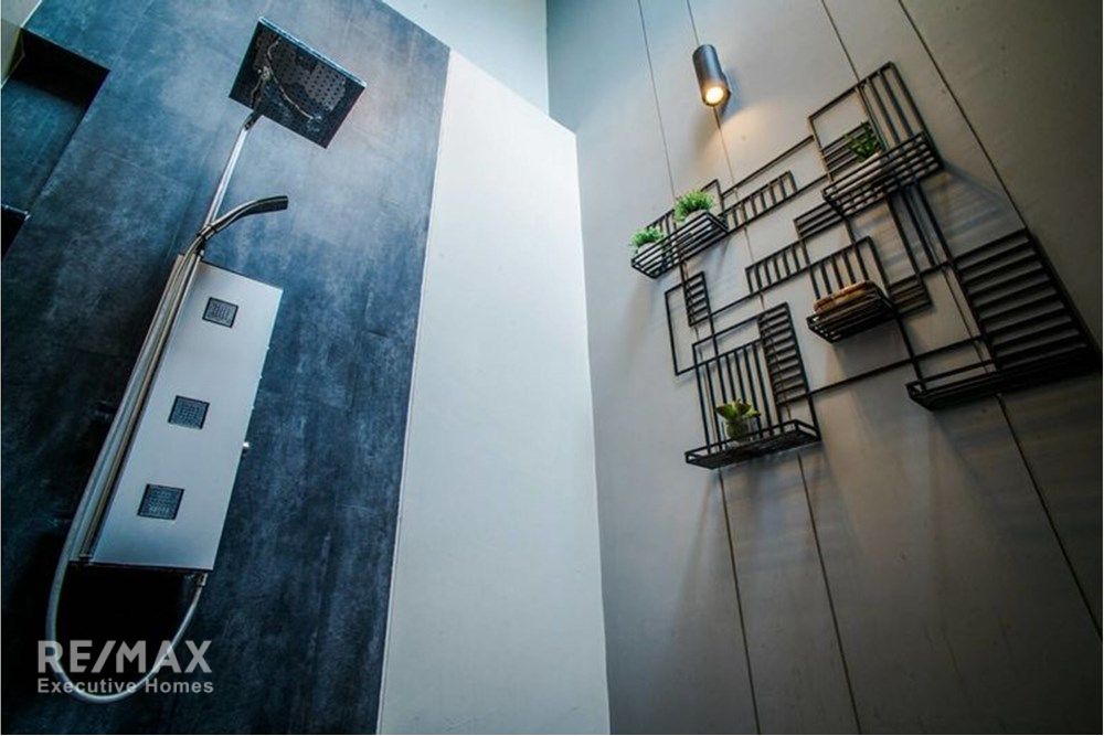 Luxury 4BR Townhouse in Central Bangkok - Your Urban Oasis 19