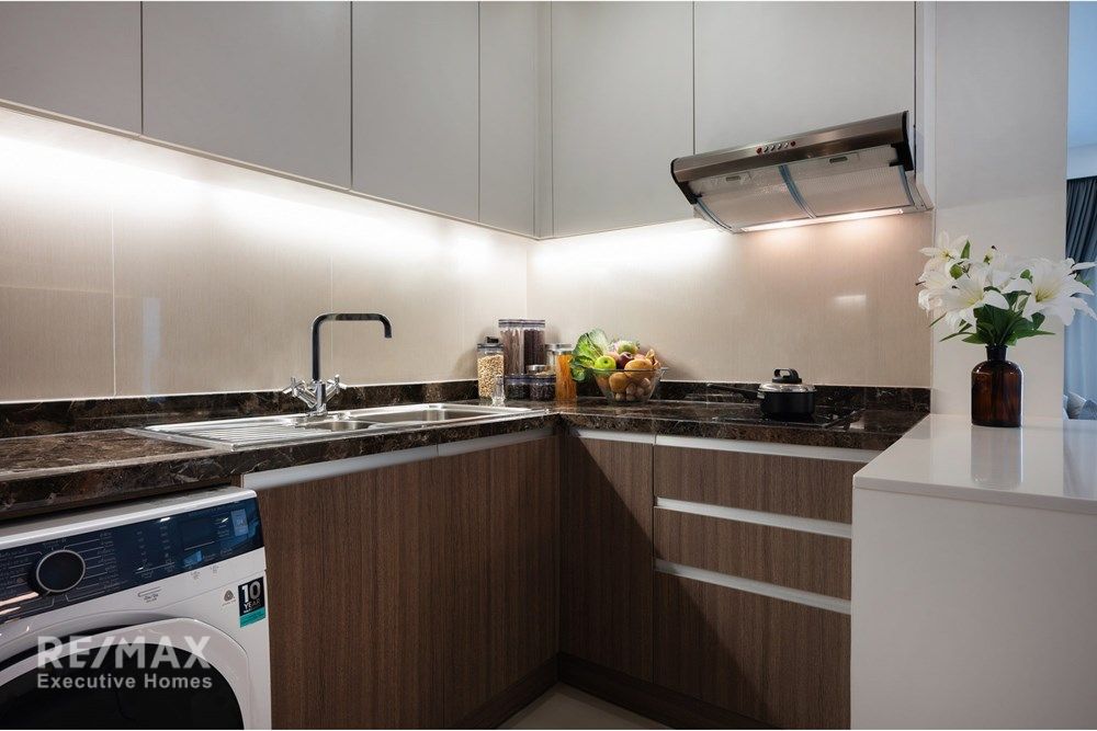 Luxury Condo in the Heart of Bangkok with Premium Amenities 19