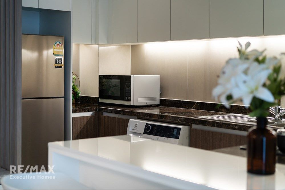 Luxury Condo in the Heart of Bangkok with Premium Amenities 22