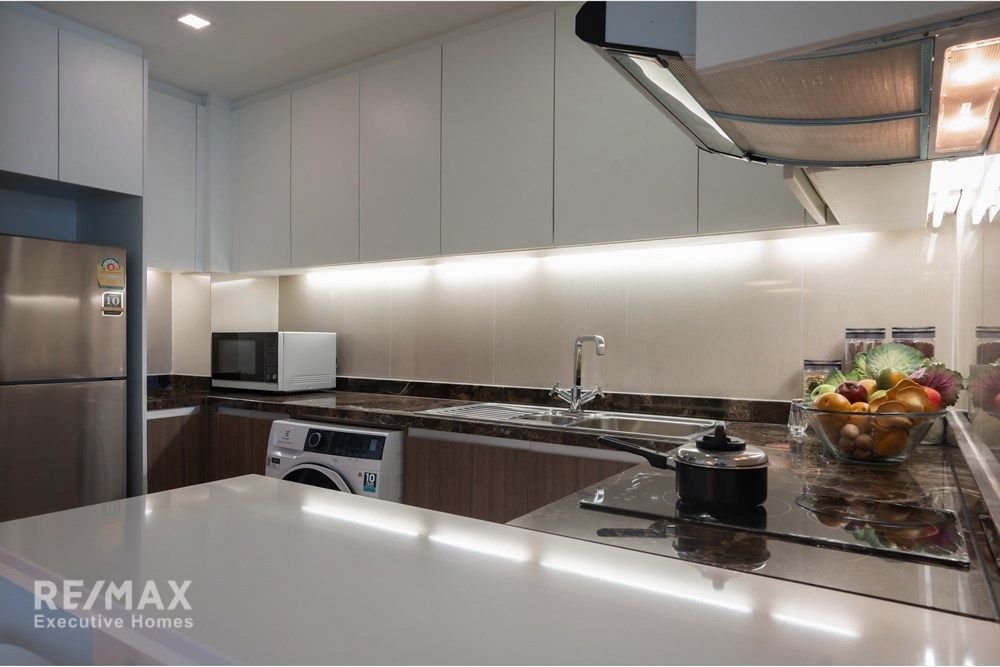 Luxury Condo in the Heart of Bangkok with Premium Amenities 24