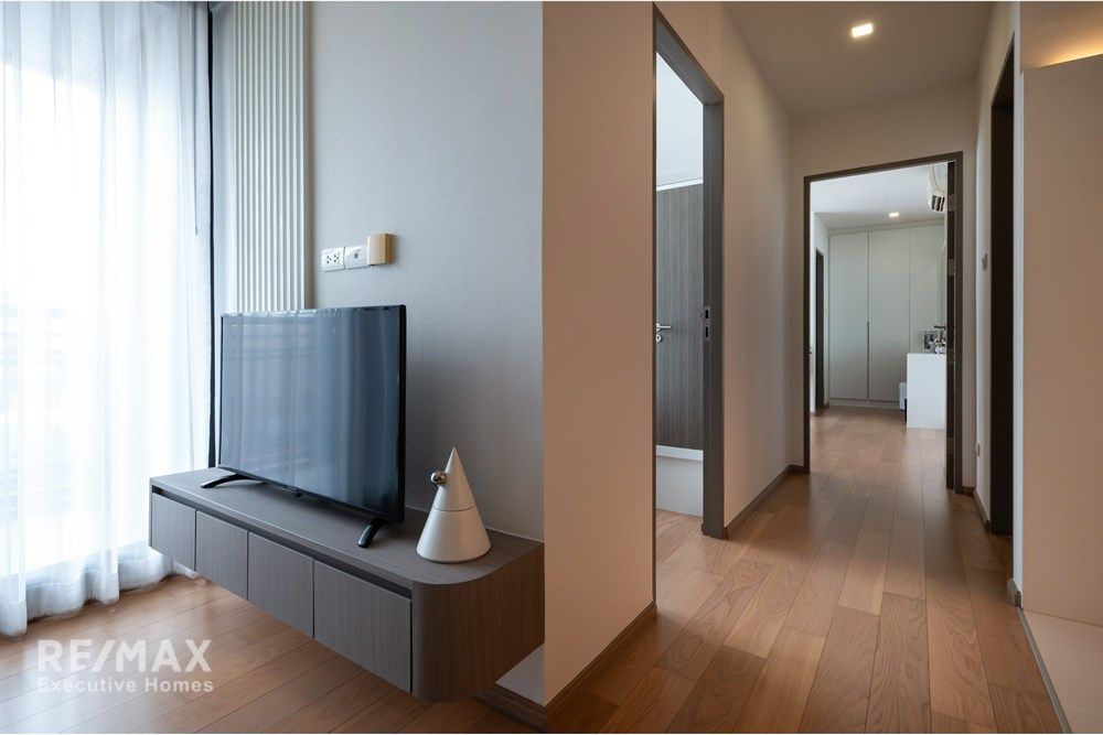 Luxury Condo in the Heart of Bangkok with Premium Amenities 26