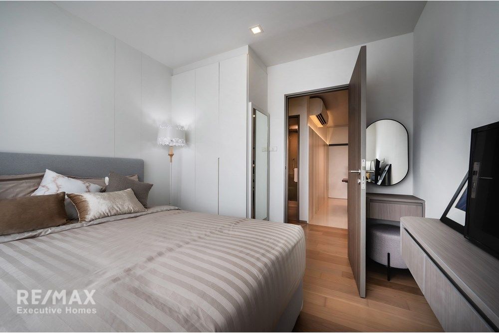 Luxury Condo in the Heart of Bangkok with Premium Amenities 29