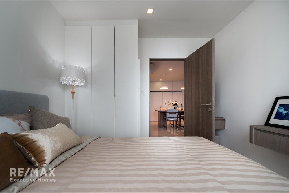 Luxury Condo in the Heart of Bangkok with Premium Amenities 31