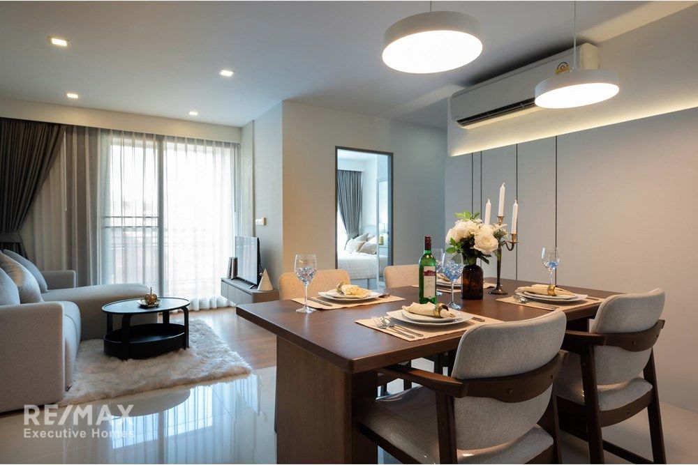 Luxury Condo in the Heart of Bangkok with Premium Amenities 6