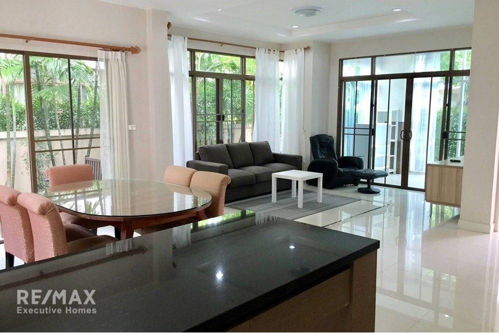 Luxury Two-Level House for Sale in Bang Na - Spacious & Reduced Price 4
