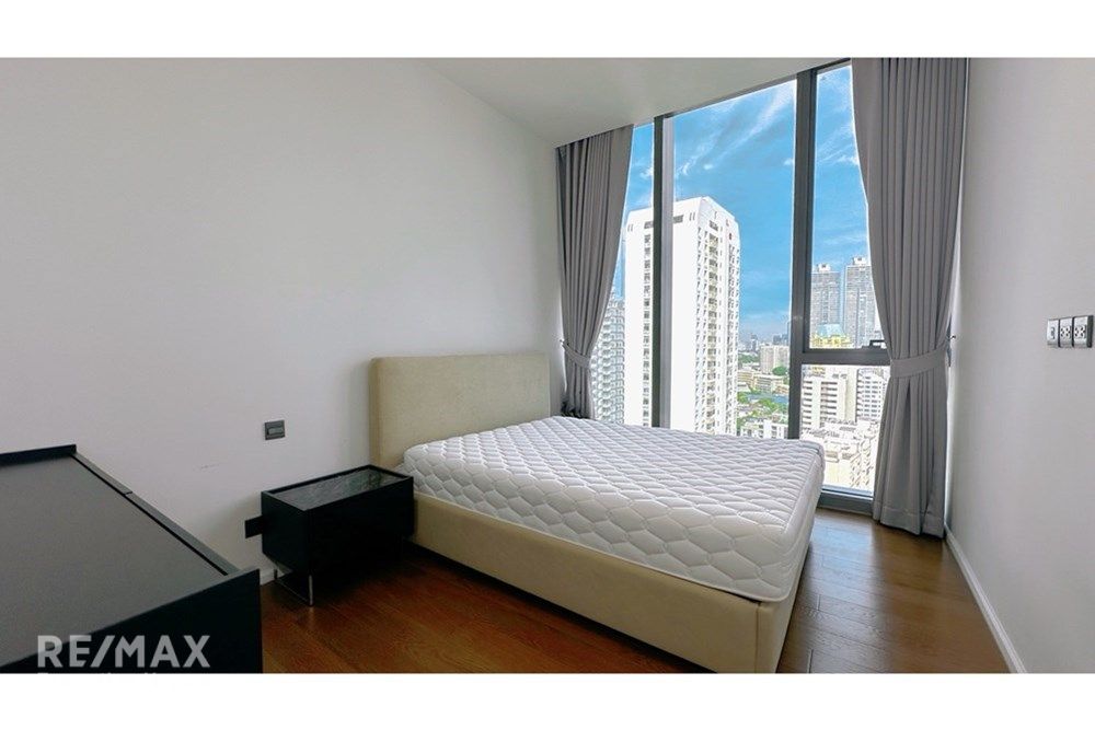Luxury 3 Bedroom Condo for Sale in Sukhumvit 26, Bangkok 12