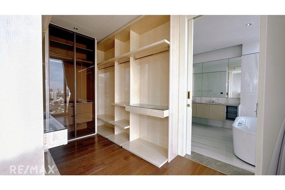 Luxury 3 Bedroom Condo for Sale in Sukhumvit 26, Bangkok 13