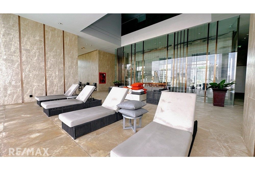 Luxury 3 Bedroom Condo for Sale in Sukhumvit 26, Bangkok 19