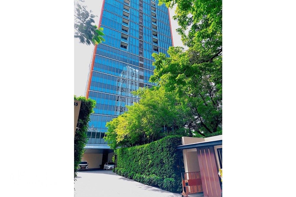 Luxury 3 Bedroom Condo for Sale in Sukhumvit 26, Bangkok 25