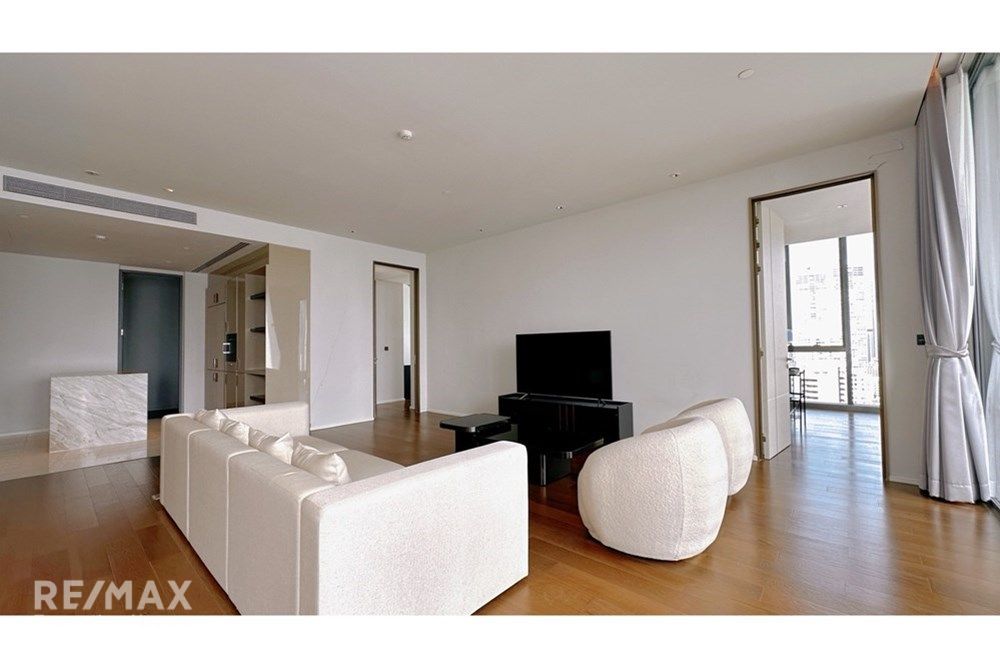 Luxury 3 Bedroom Condo for Sale in Sukhumvit 26, Bangkok 3