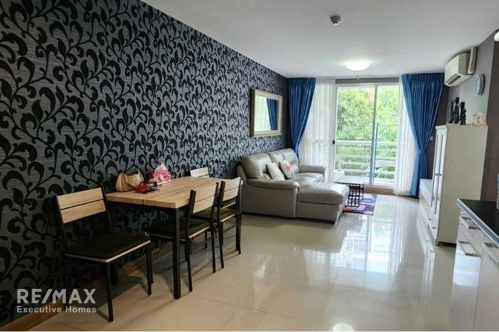 Modern Urban Condo for Sale in Phra Khanong 2