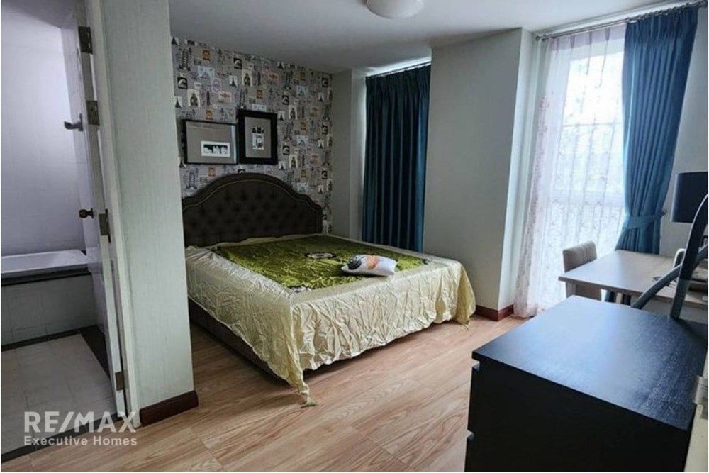 Modern Urban Condo for Sale in Phra Khanong 3