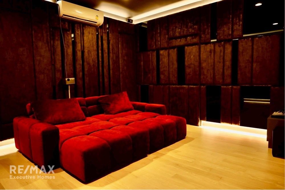 Brand New Luxury Two Level Home in Bangkok 10