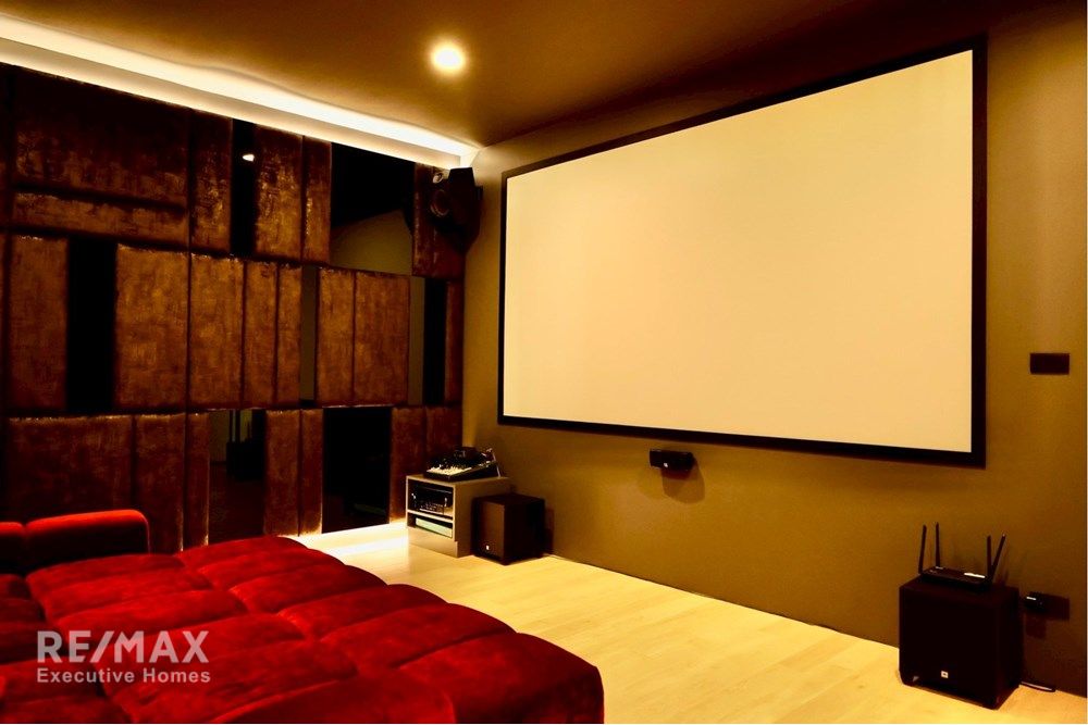 Brand New Luxury Two Level Home in Bangkok 11