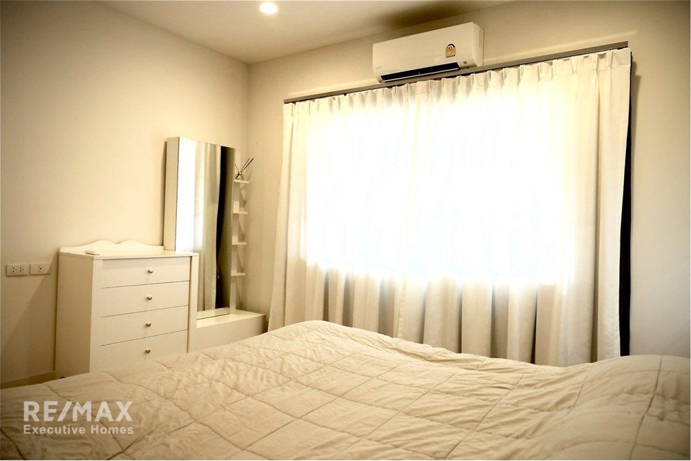 Brand New Luxury Two Level Home in Bangkok 16