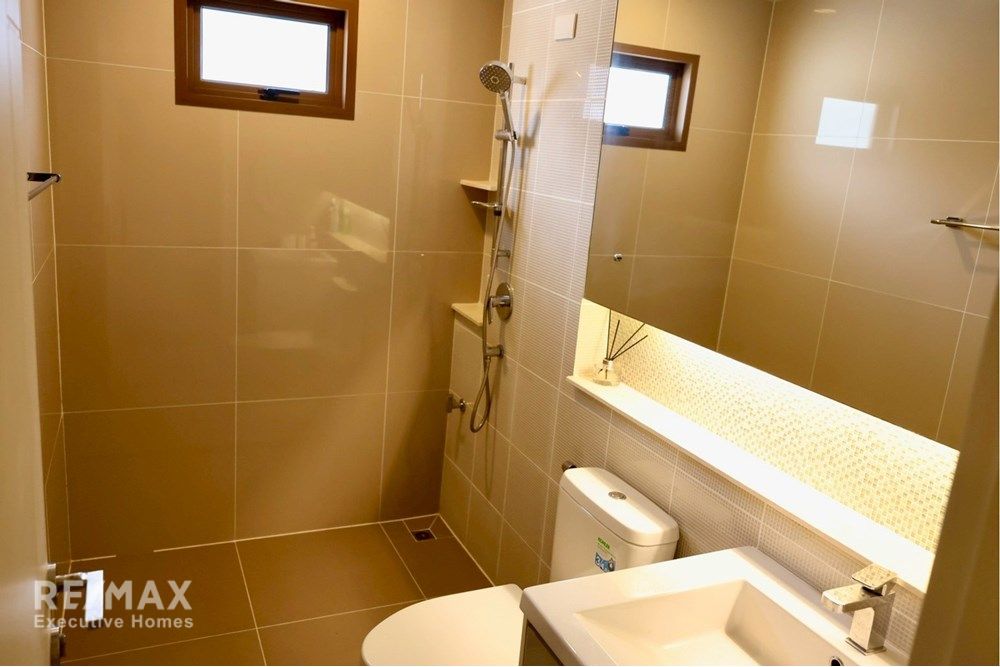 Brand New Luxury Two Level Home in Bangkok 17