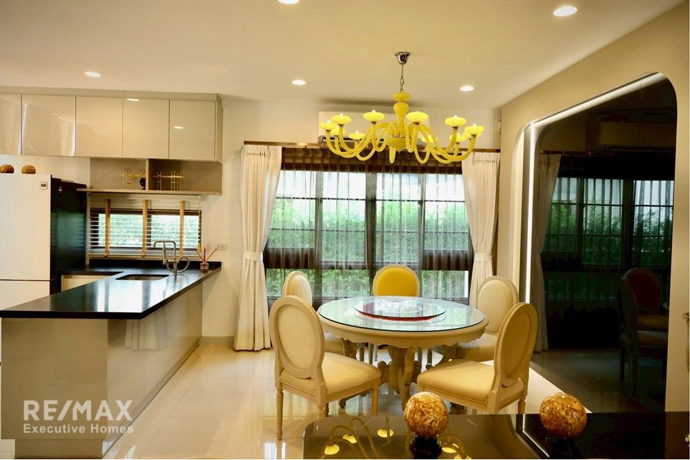 Brand New Luxury Two Level Home in Bangkok 6
