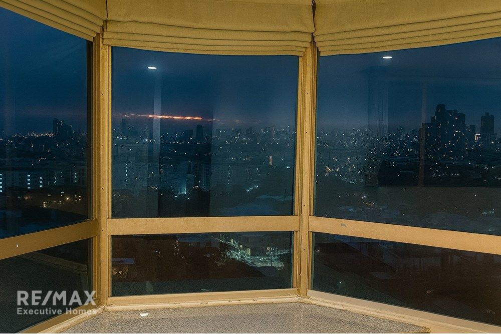 Price Reduced: Luxury Condo for Sale in Suan Luang, Bangkok 6