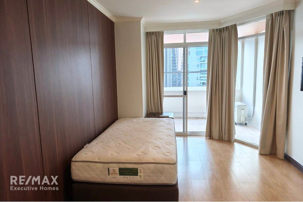 Luxury Condo with Breathtaking Views in Sukhumvit 10