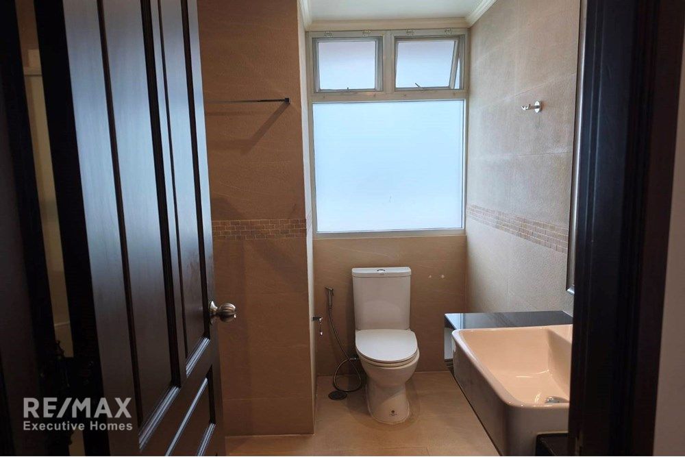 Luxury Condo with Breathtaking Views in Sukhumvit 11