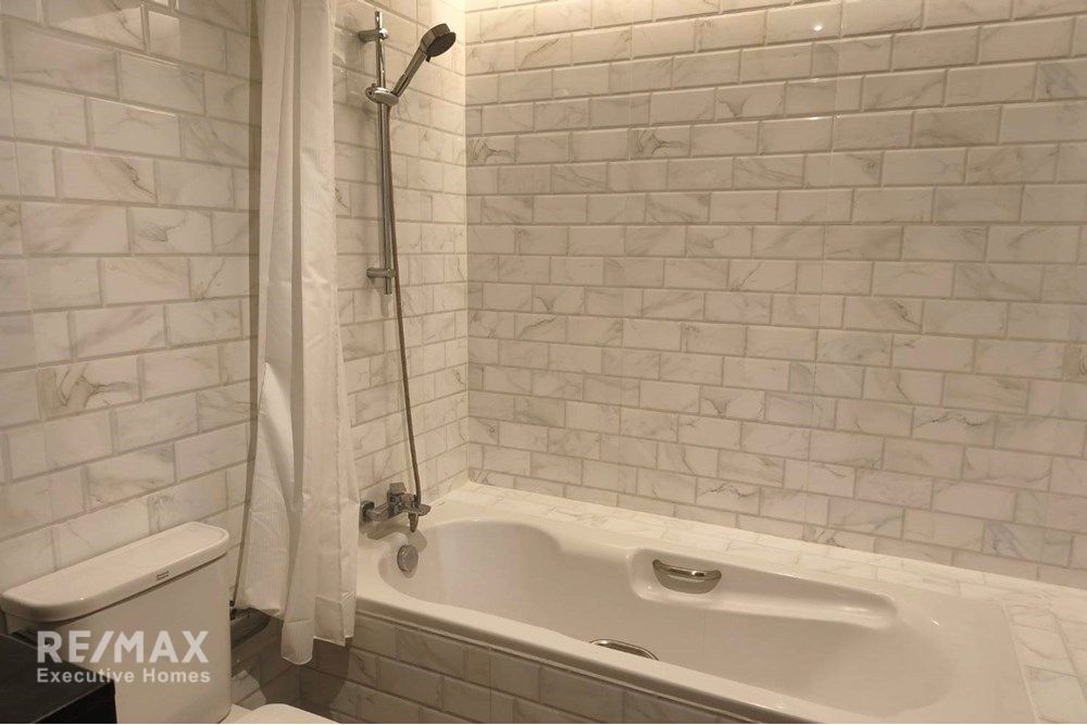 Luxury Condo with Breathtaking Views in Sukhumvit 14