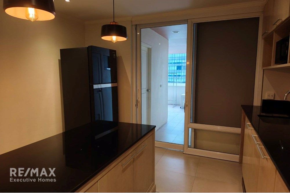 Luxury Condo with Breathtaking Views in Sukhumvit 4