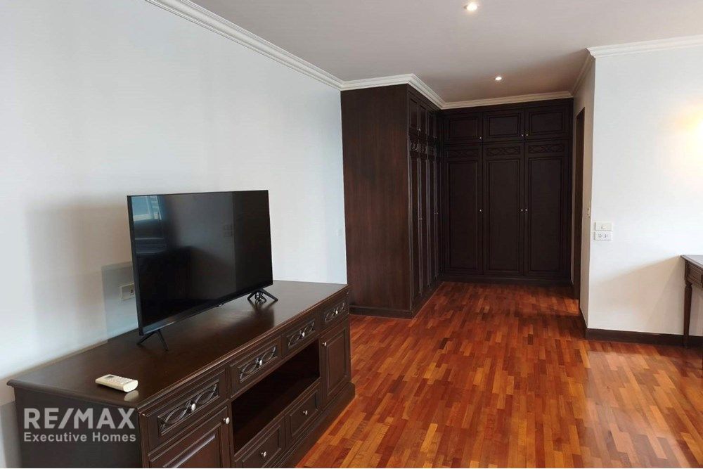 Luxury Condo with Breathtaking Views in Sukhumvit 8