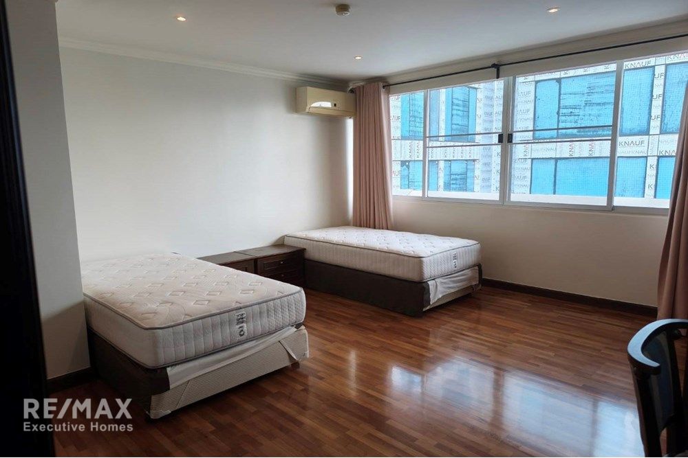 Luxury Condo with Breathtaking Views in Sukhumvit 9